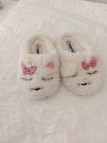 Pantoufles fille pointure 31 excellent etat marque pepperts
