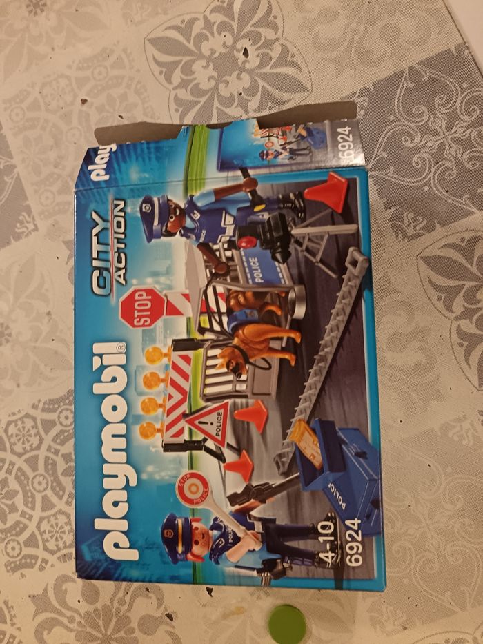 Barrage de Police et voleur