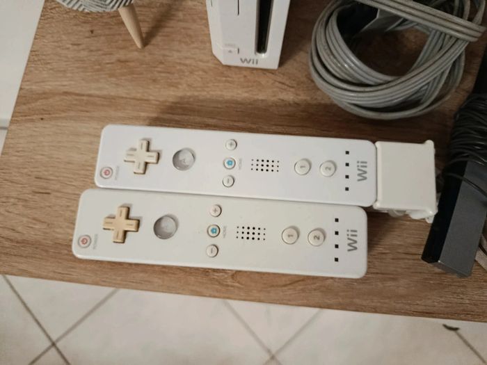 Wii avec 7 jeux et manettes - photo numéro 6