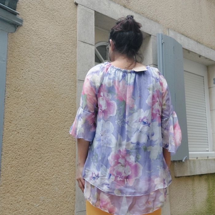 Magnifique blouse neuve TU - photo numéro 4