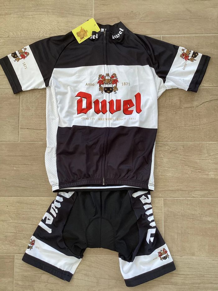 Maillot et cuissard de cycliste Duvel