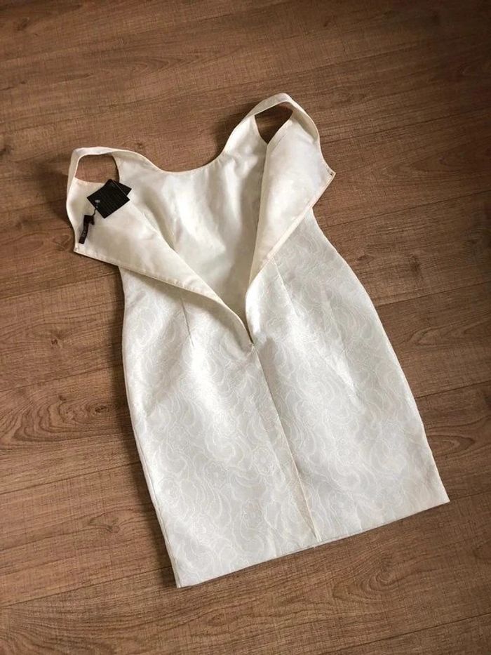 Robe blanche brillante neuve sans manches Tex by Max Azria taille M - photo numéro 14