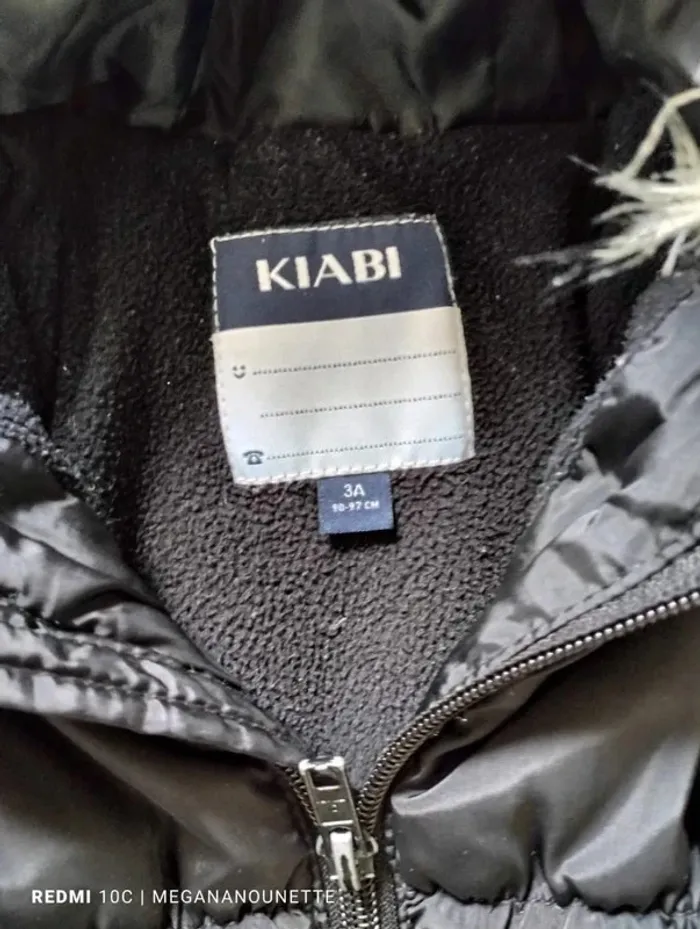 🖤 Parka Noire Matelassée Cintrée – Capuche – Taille 3 Ans – Kiabi – Très Bon État - photo numéro 2