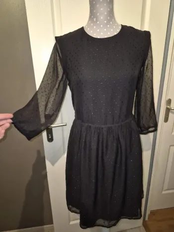 Robe noire chic reliefs 3D excellent état