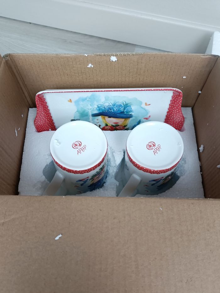 set de 2 mugs et plateau assorti NEUF - photo numéro 7