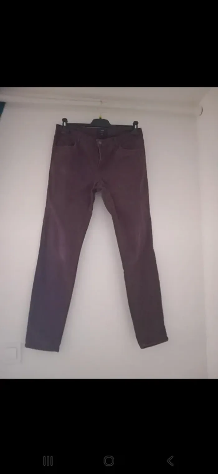 Jean bordeaux slim Kiabi – taille 42