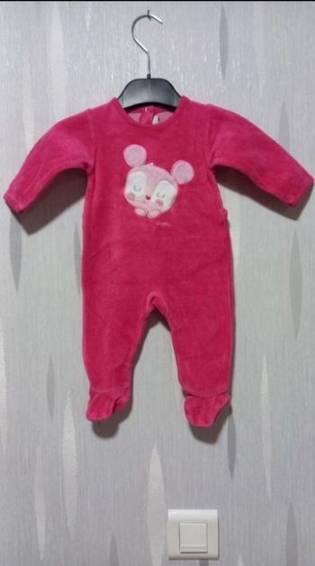 Grenouillères de bébé