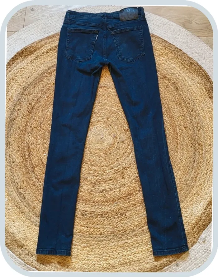 Jean slim bleu foncé McDonald's – Taille 36 – Bon état
- Femme - photo numéro 6