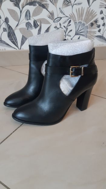 Boots neuve San Marina T40 30€