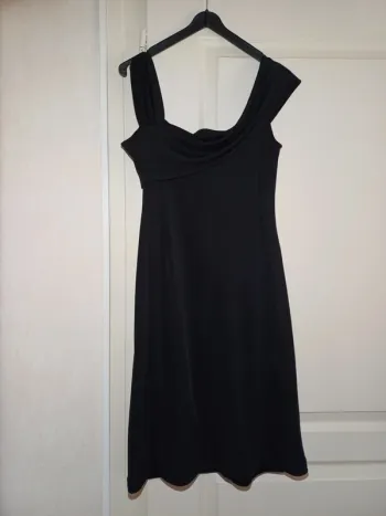 Petit robes noir  Mado