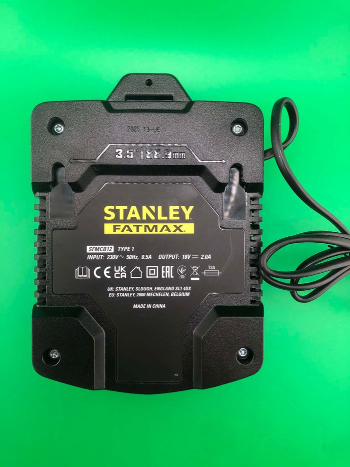 Chargeur de batterie Stanley Fatmax V20 - photo numéro 3