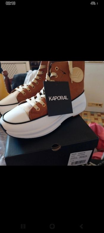 Chaussures plate-forme kaporal neuves dans sa boîte Pointure 40