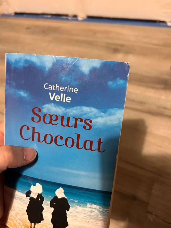 Livre les sœurs chocolat de Catherine velle - photo numéro 7