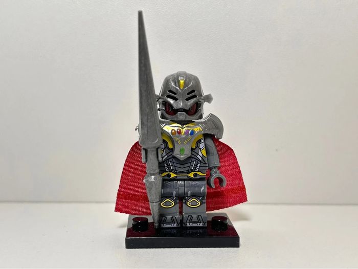 Figurines Ultron Marvel type lego