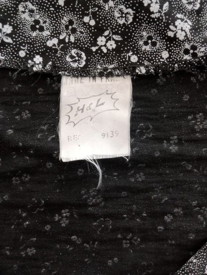 Robe boutonnée vintage noire fleurs blanches en viscose taille 40 - photo numéro 7