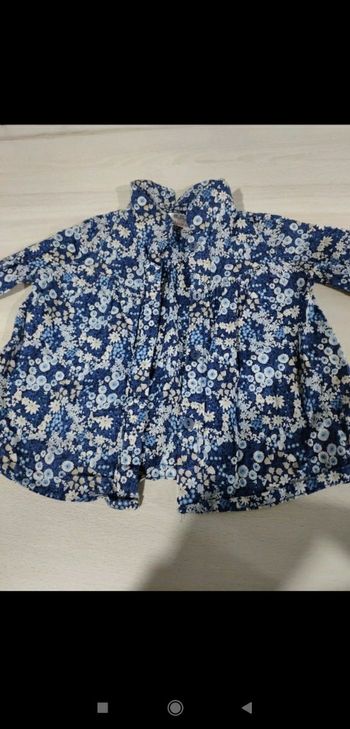 Très belle chemise bébé fille bleue Zara baby fleurie 6/9 mois