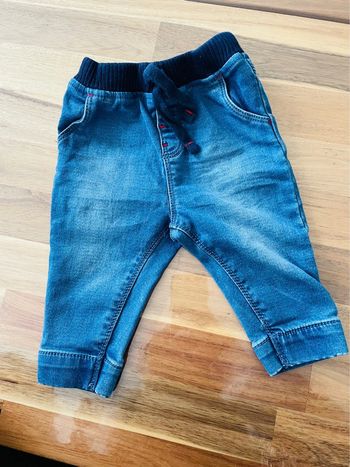 Jean 6 mois