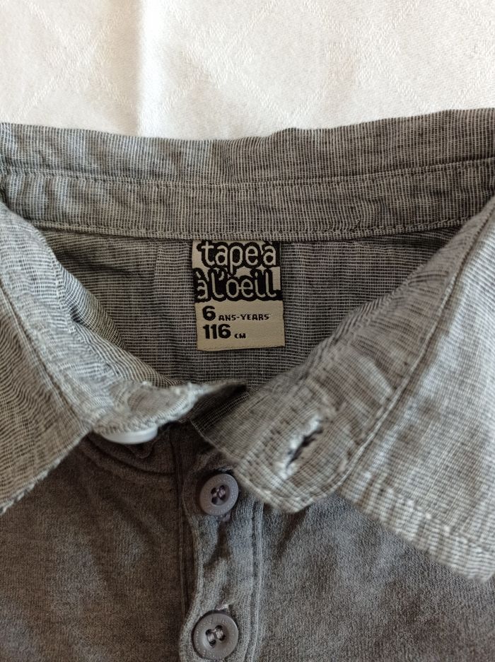 Pull manche longue couleur gris clair gris foncé avec chemise à l'intérieur super élégant avec bouton devant voir photos marque tape à l'oeil taille 6 ans 116 cm - photo numéro 4