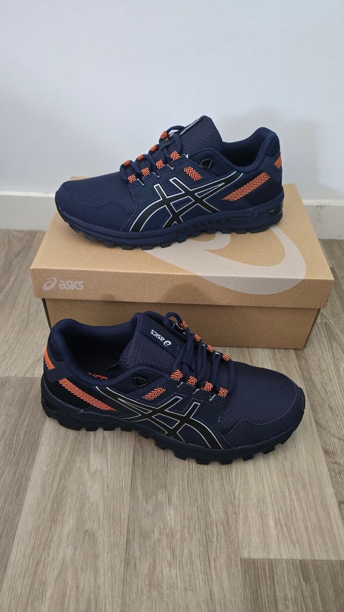 Baskets Asics – pointure 41.5 – neuves avec étiquette - photo numéro 2