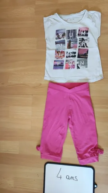 T-shirt et pantacourt taille 4 ans
