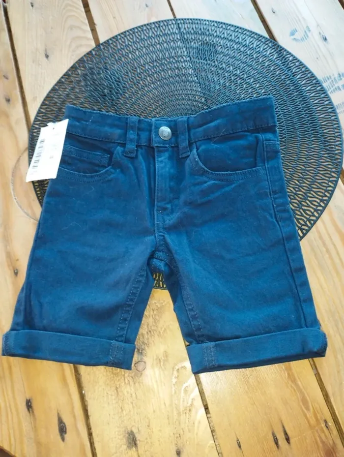 Short bermuda bleu