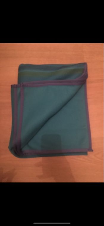 Plaide en polaire épais bleu turquoise un coter uni et un coter rayer assortie