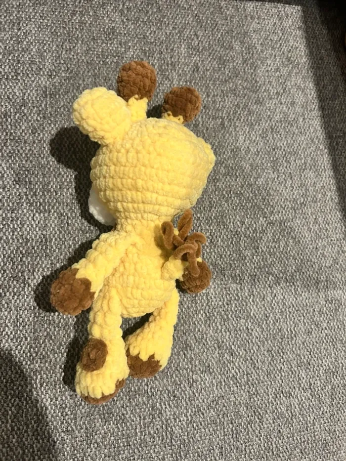 Girafe en tricot fait main - photo numéro 2