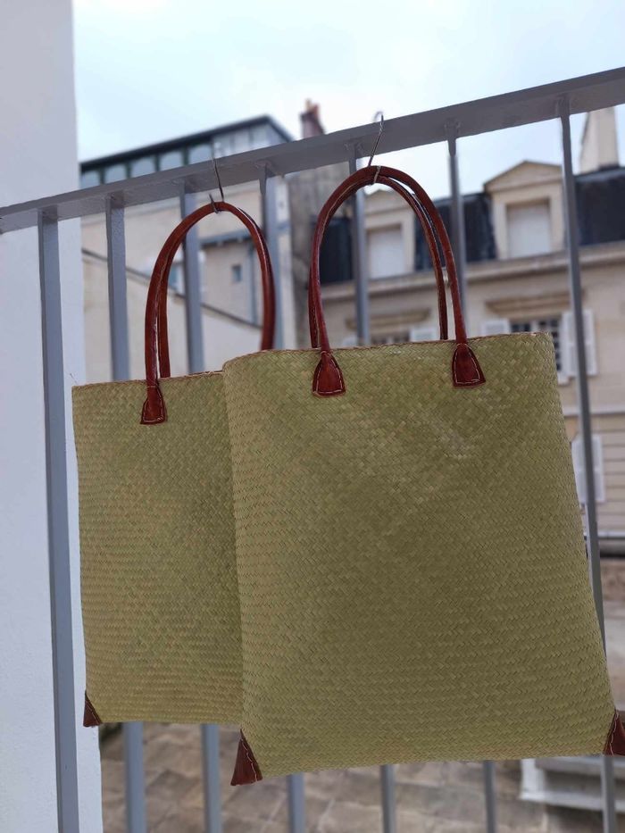 Sac, Panier en Raphia minimaliste et eco-friendly.