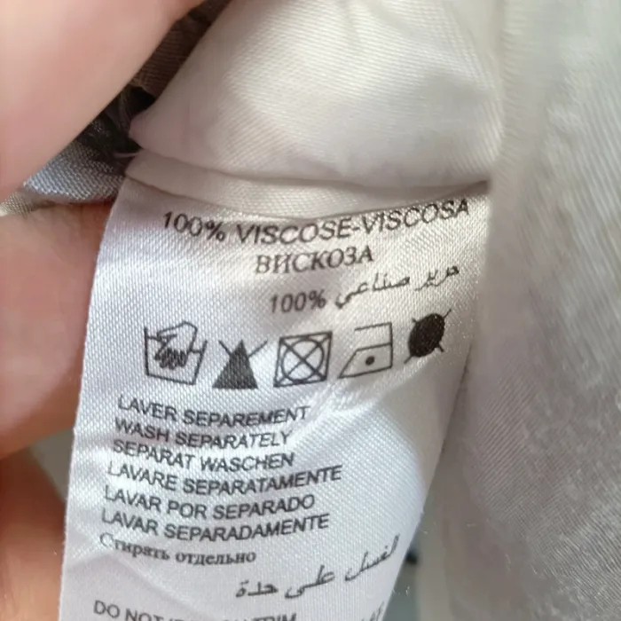 Haut fluide Kookaï gris perle détail plastron rondes T40 col plongeant A1578 - photo numéro 7