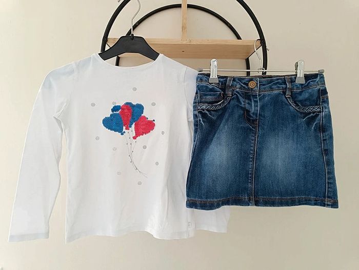 8 ans ensemble teeshirt Okaïdi et jupe tape a l'oeil