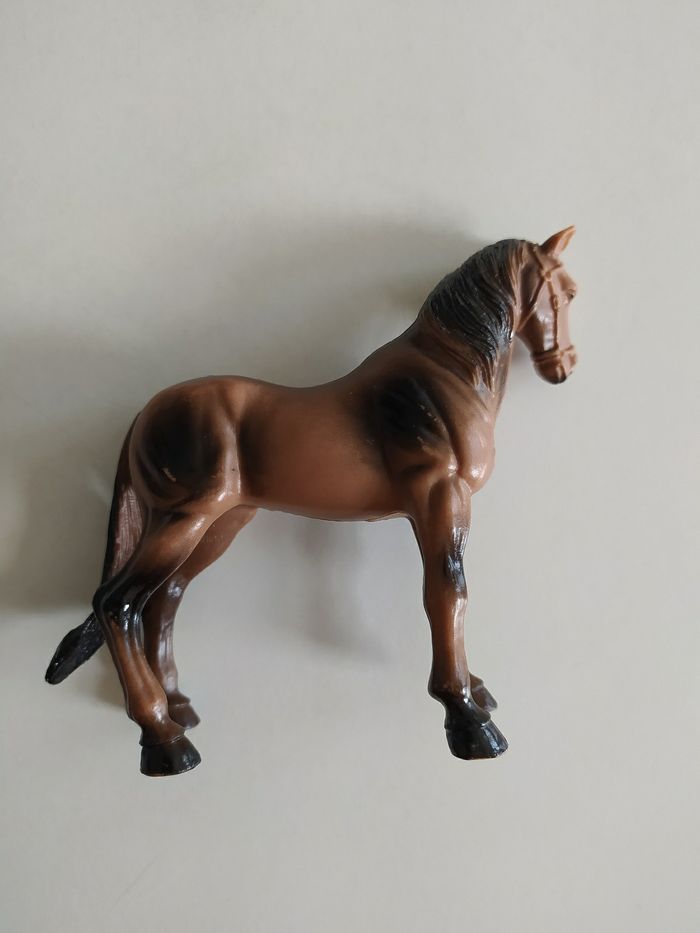 3 petits chevaux en plastique - photo numéro 7