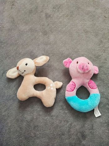 Lot de 2 hochets en tissu