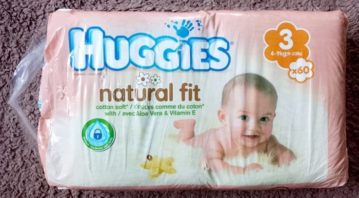 Paquet de 60 couches Huggies 4 à 9 kg - photo numéro 2