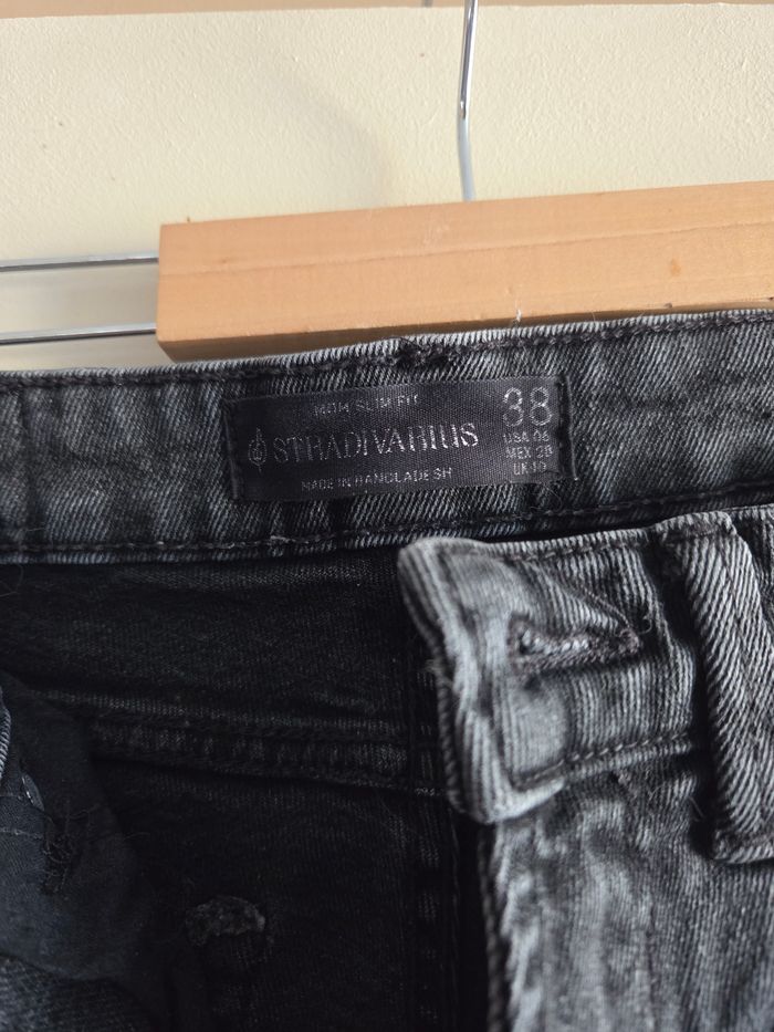 Jean Mom - photo numéro 3