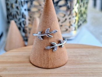 Bague ouverte Argentée en forme de feuilles avec strass en acier inoxydable – Bague de fiançailles