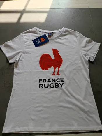 Vends tee-shirt France rugby officiel taille L neuf.