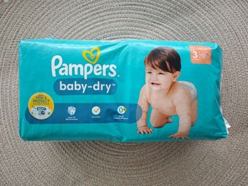 Couches Pampers Babydry taille 3