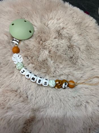 Attache tétine paresseux 