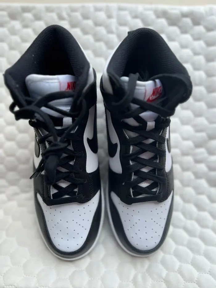 Nike dunk high panda 40.5 - photo numéro 2