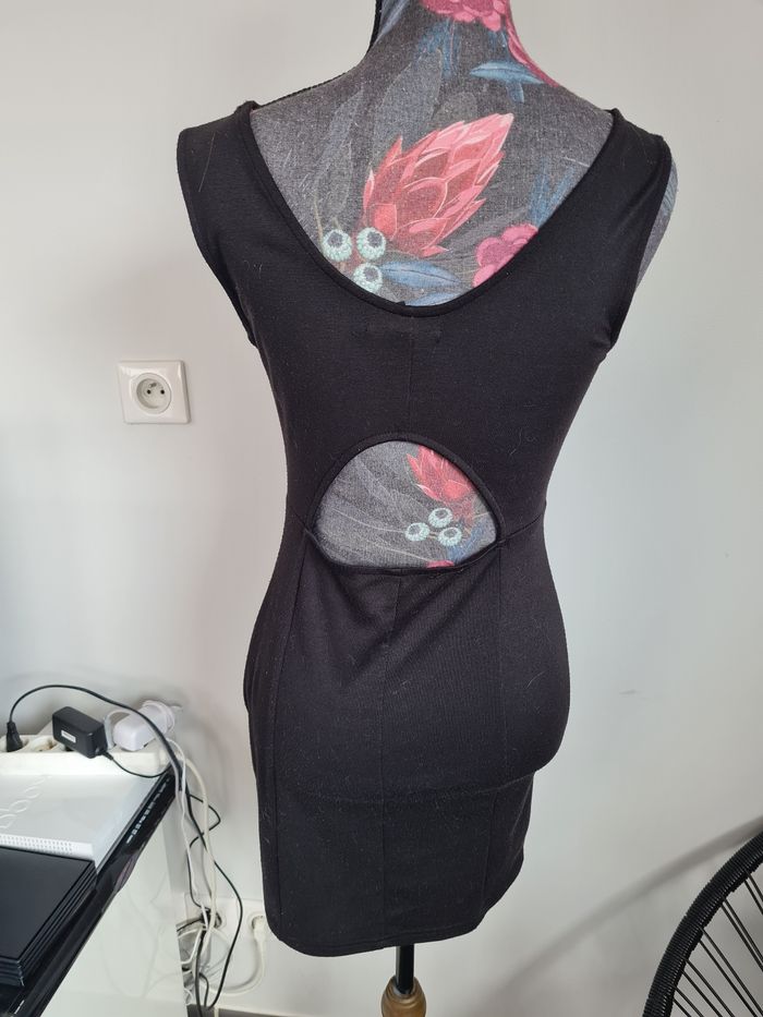 Petite robe noire jennyfer - photo numéro 2