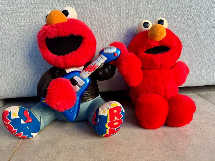 Lot Elmo chatouille Elmo rock tres bon état