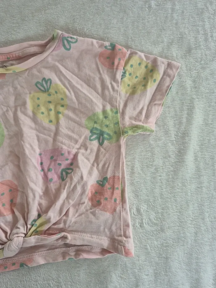 Tee shirt fraises colorées 🍓 - photo numéro 2