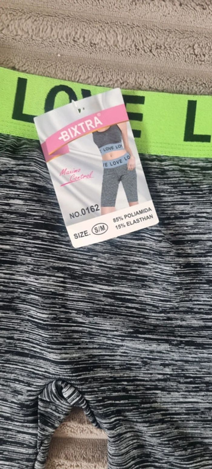 Shorty de sport neuf - photo numéro 2