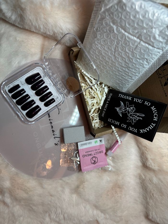 Press on nails - photo numéro 3