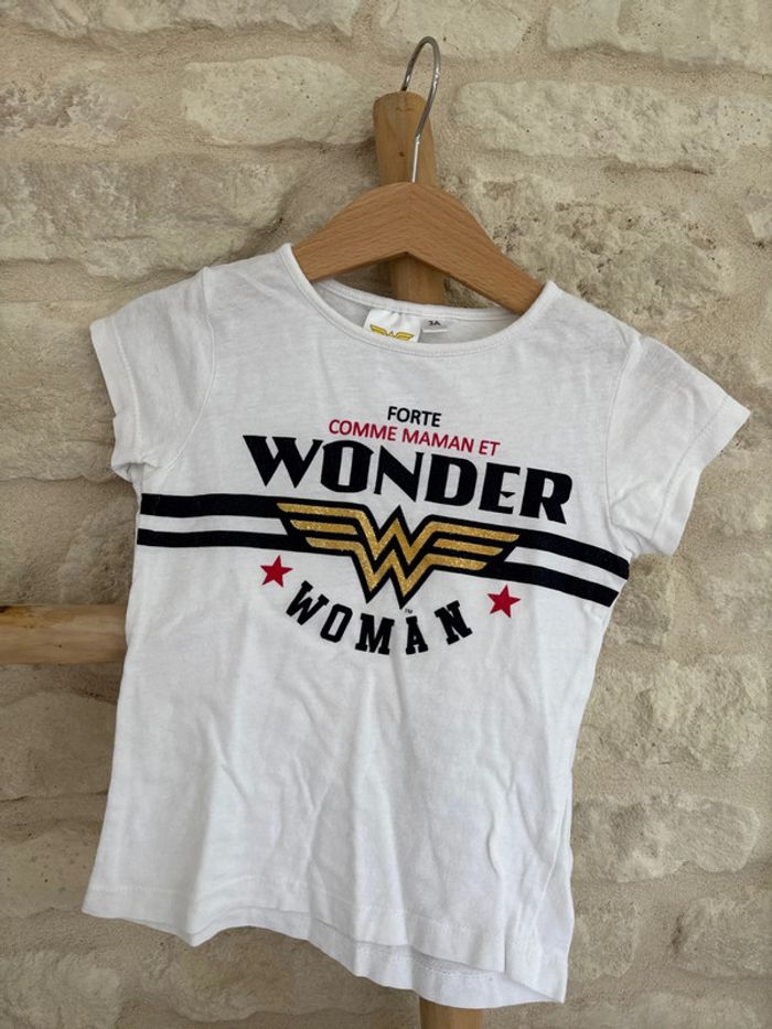 Tee shirt Wonder woman 3 ans - 3 €