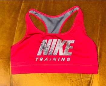Brassière de sport  femme Nike M comme neuf 