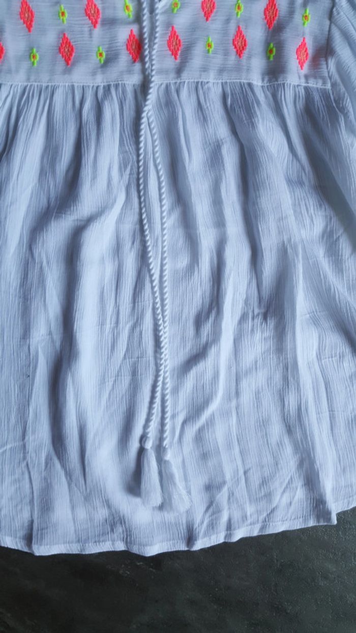 Tunique blanche motif 🌺 - photo numéro 2