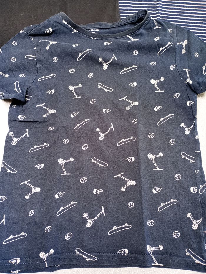 Lot t-shirts - photo numéro 2