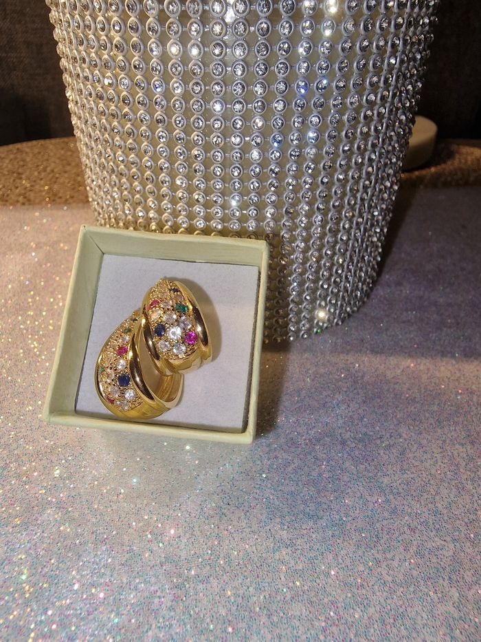 Magnifique boucles d’oreilles incrustées de cristaux - photo numéro 6