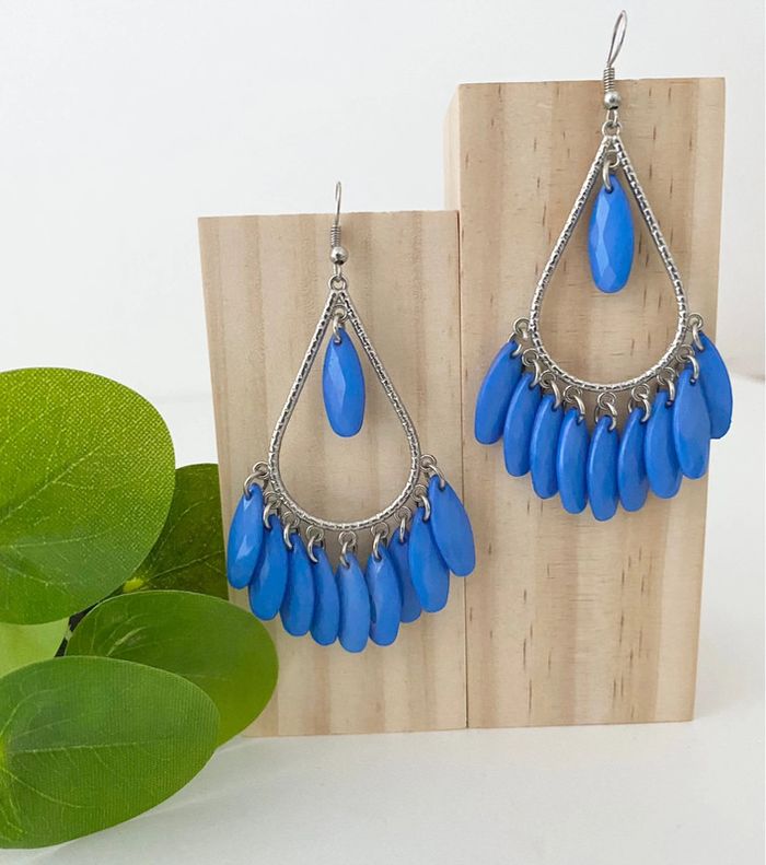 Boucles d’oreilles pendantes 🩶 Argent et Bleu 💙 parfait état - photo numéro 2